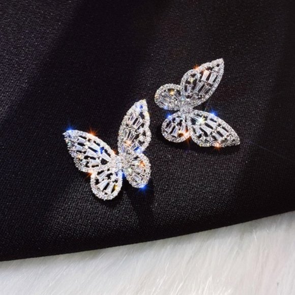 EXQUISITE 925 STERLING SILVER DIAMOND BUTTERFLY EARRINGS - Picture 2 of 8